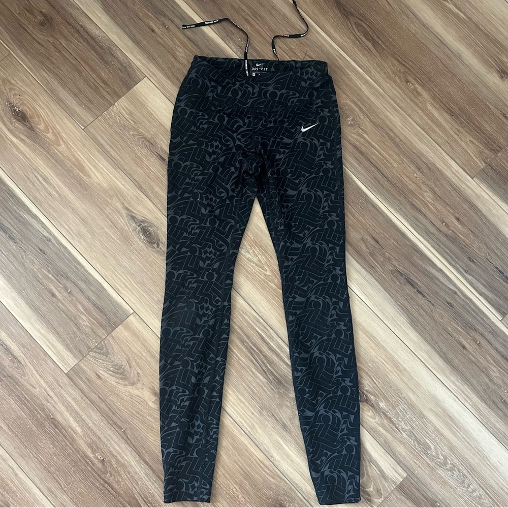 Womens NIKE DRI-FIT Size Small running leggings black gray geometric pattern